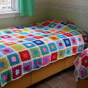 روتختی بافتنی قلاب بافی شده یک نفره یک تکه، چند رنگ، طرح موتیف چهارخانه گل