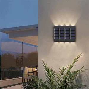 رنگ و شدت نور چراغ دیواری تراس