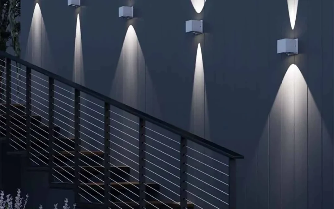 دیوار راه پله و راهرو رو با چراغ دیواری ریتمیک جذاب و خاص دیزاین کن!