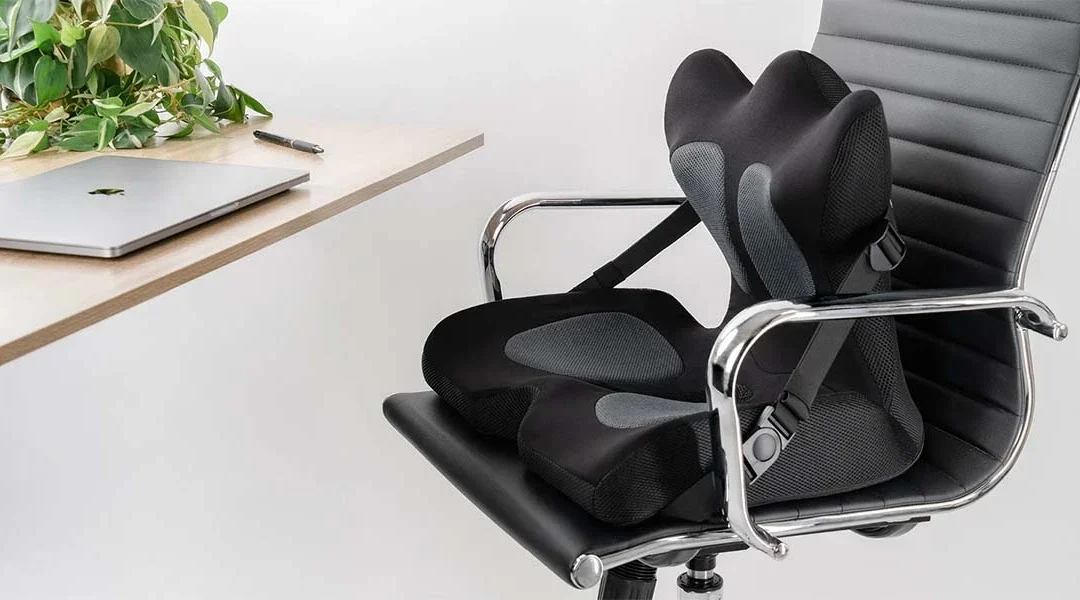 بالش نشیمن یا پشتی کمری صندلی اداری؛ کدام‌یک برای سلامتی و راحتی تو مناسب‌تر است؟