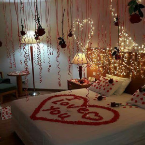 تزیین اتاق خواب عروس با گلبرگ