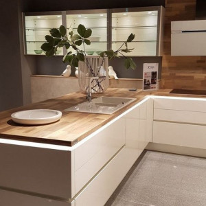 کابینت مدرن رنگ سفید و چوبی