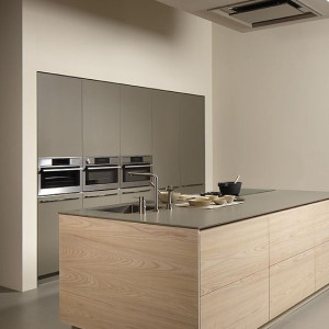 کابینت مدرن طوسی و جزیره چوبی