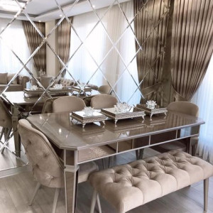 طراحی دیوار پذیرایی با آینه کاری